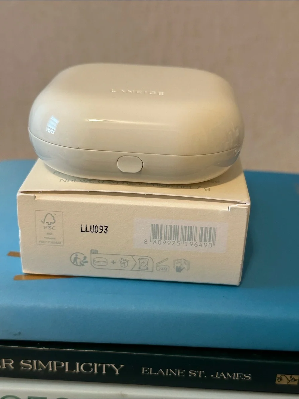 LANEIGE Neo Essential Blurring Finish Powder — Cream White Compact